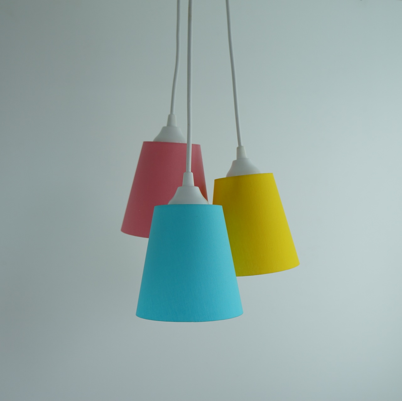 Lustre Pendente Bebê Triplo Crie Casa Azul, Rosa e Amarelo