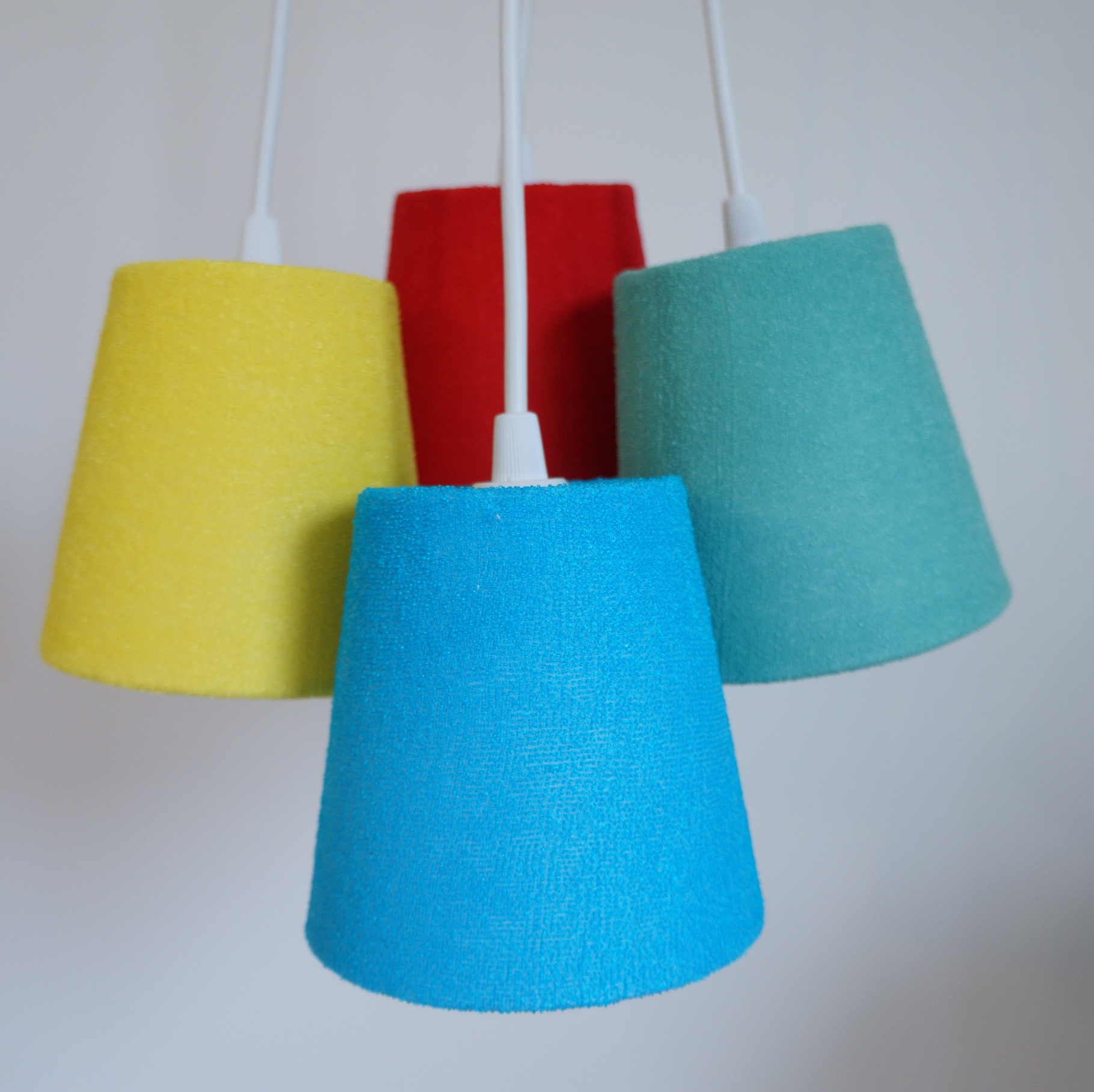 Lustre Pendente Bouclé Colorido Cacho 4 Cúpulas