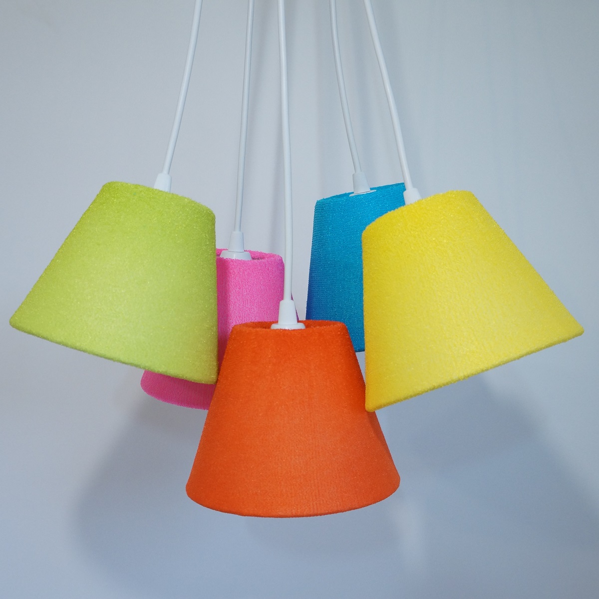 Lustre Pendente Cacho 5 Cúpulas Bouclé Colorido