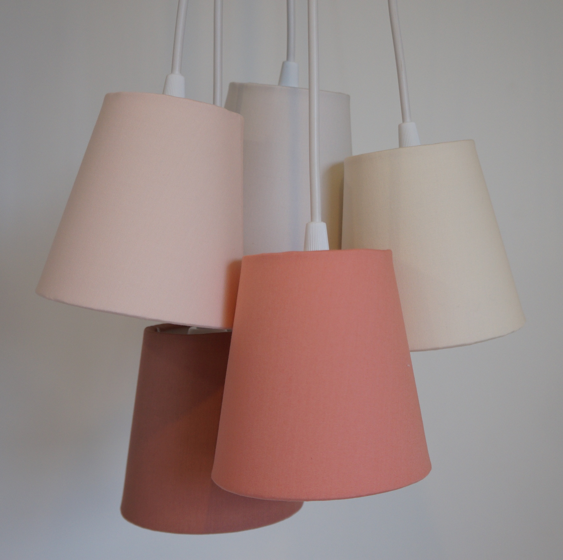 Lustre Pendente Cacho 5 Cúpulas Tons Terra