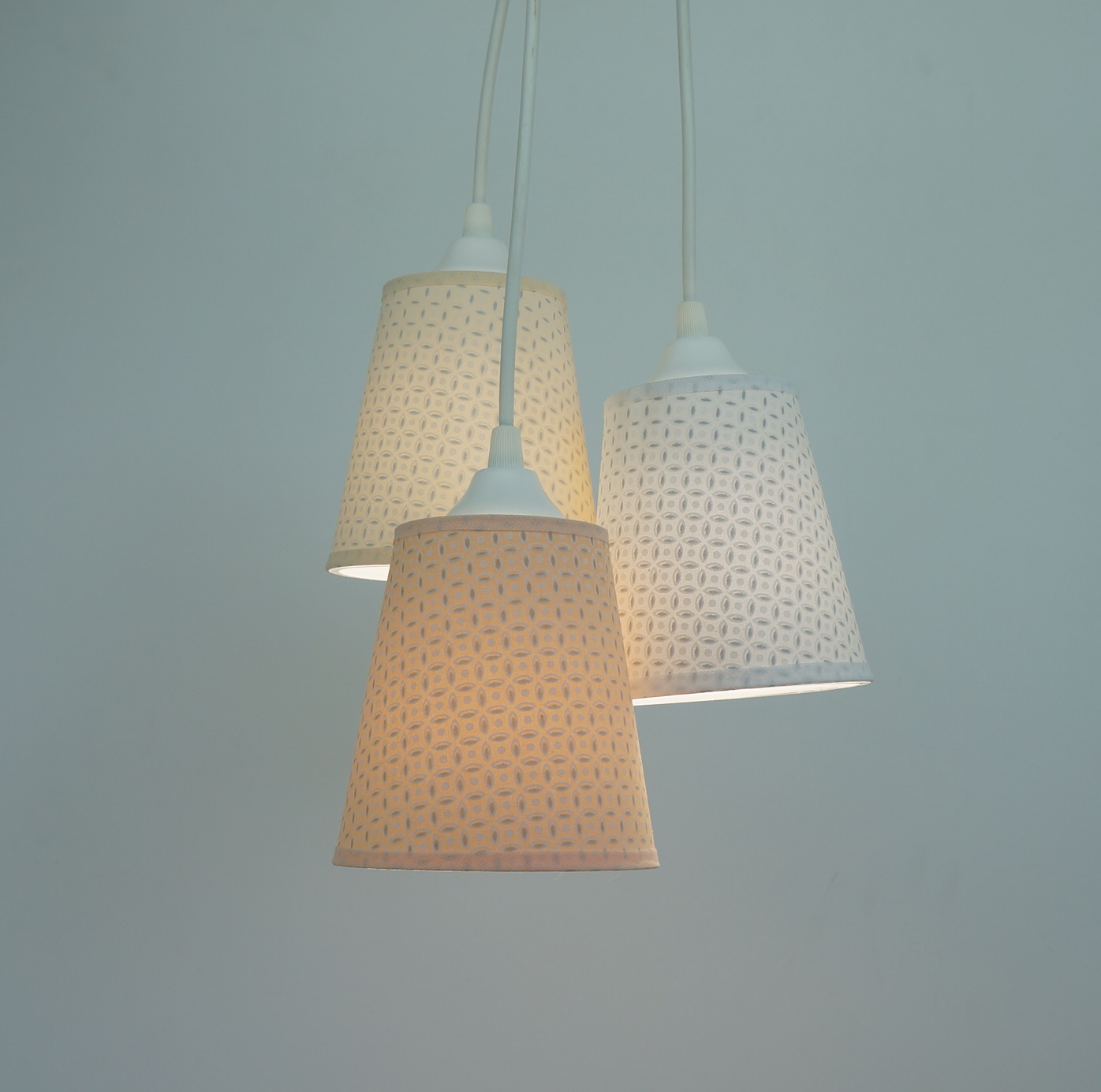 Lustre Pendente Cacho Arabescos Salmão, Bege e Branco