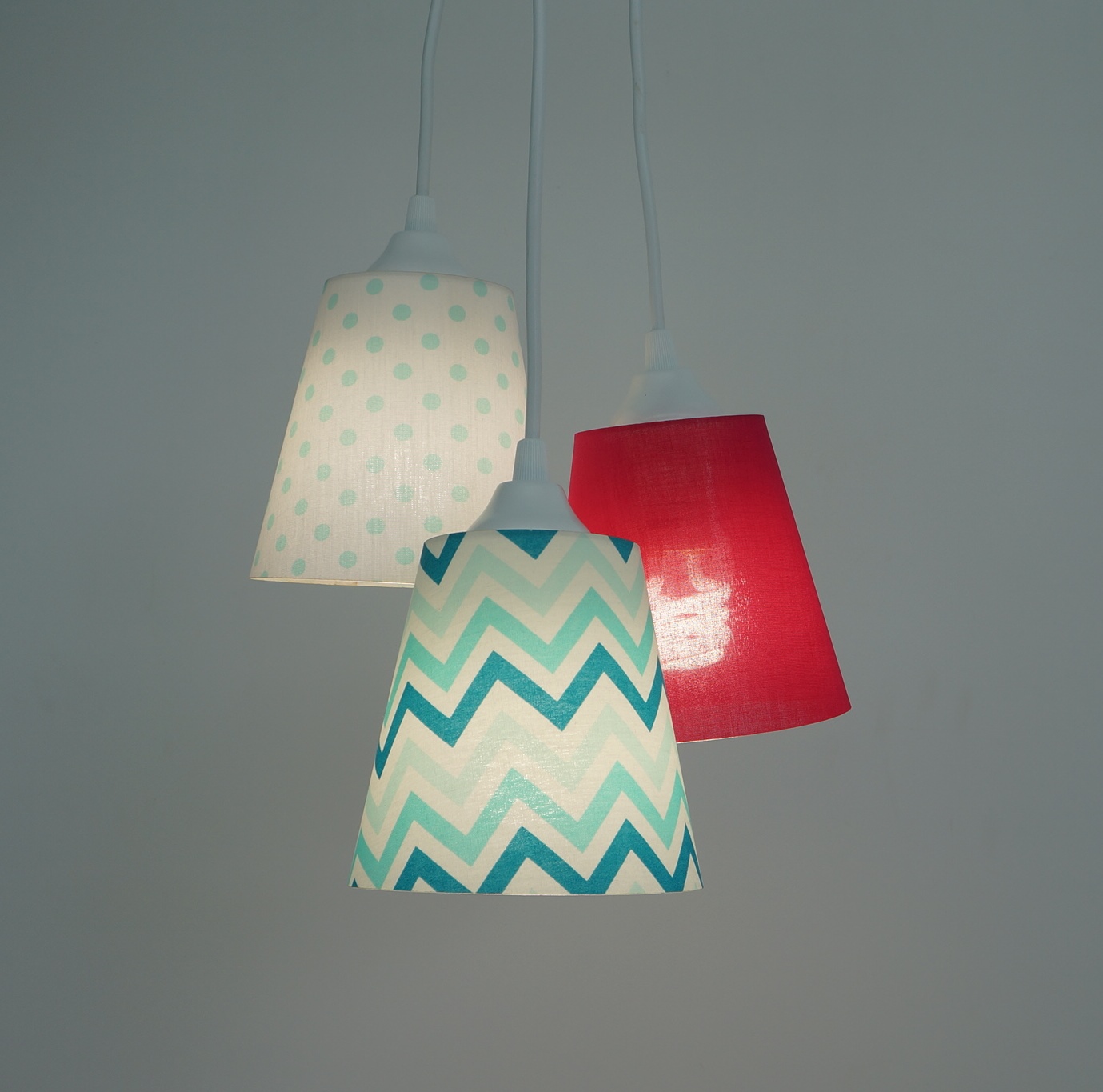 Lustre Pendente Cacho Bebê 3 Cúpulas Verde Água e Pink