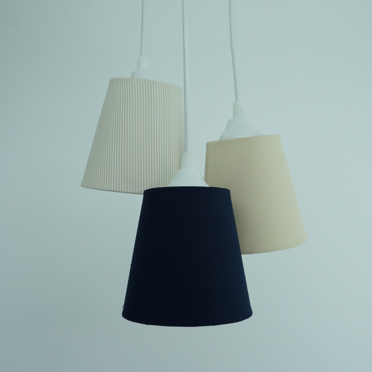 Lustre Pendente Cacho Bege e Azul Marinho