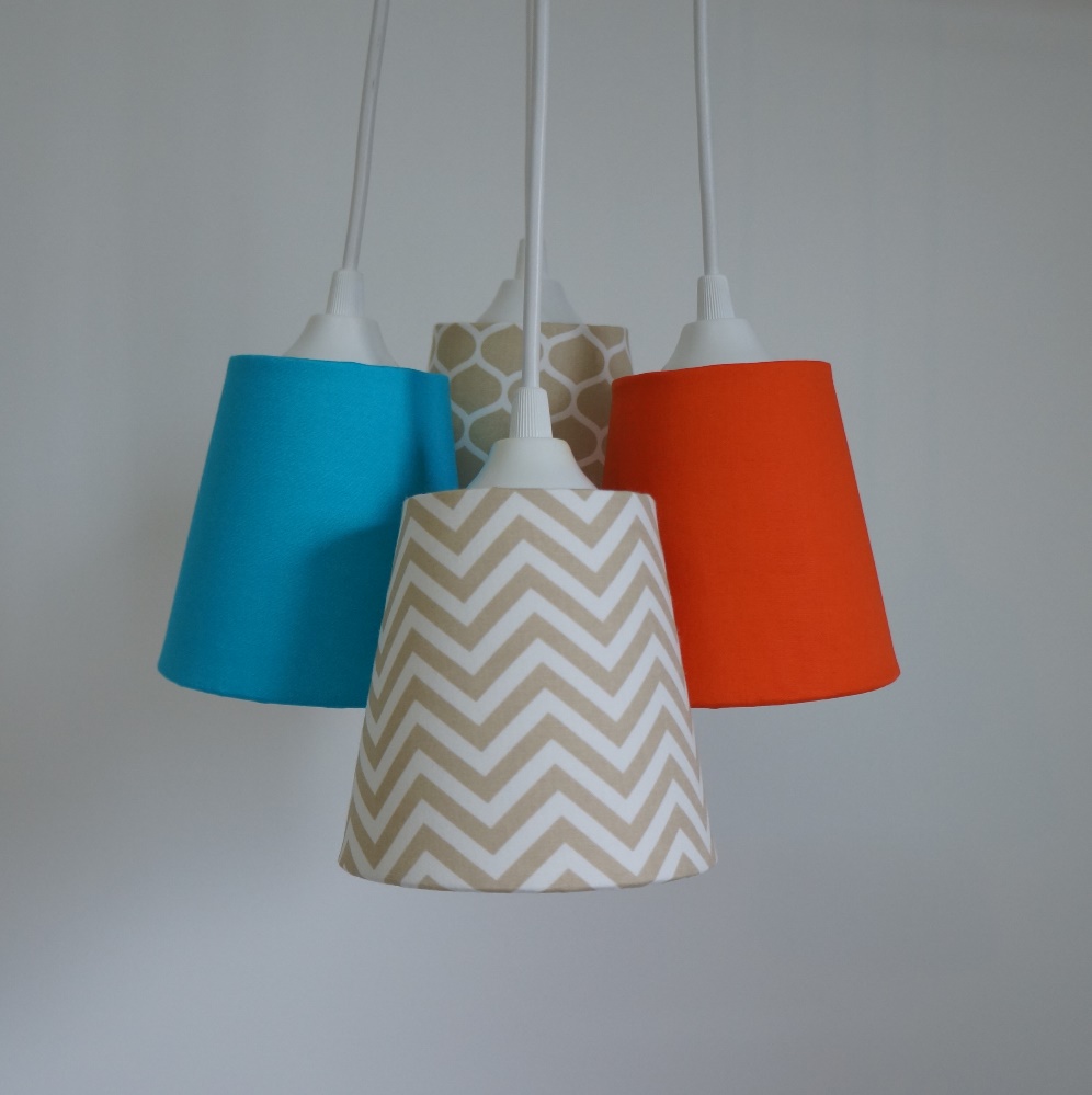 Lustre Pendente Cacho Chevron Bege, Laranja e Azul