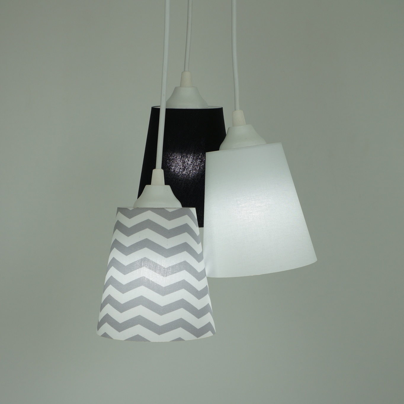 Lustre Pendente Cacho Cinza, Preto e Branco