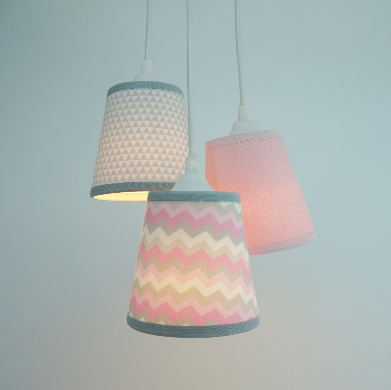 Lustre Pendente Cacho Menina Cor de Rosa Chevron