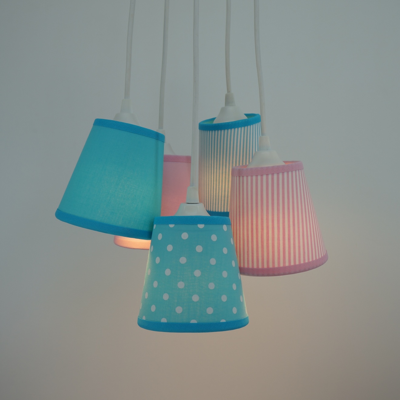 Lustre Pendente Cacho Tecidos Rosa e Azul Turquesa