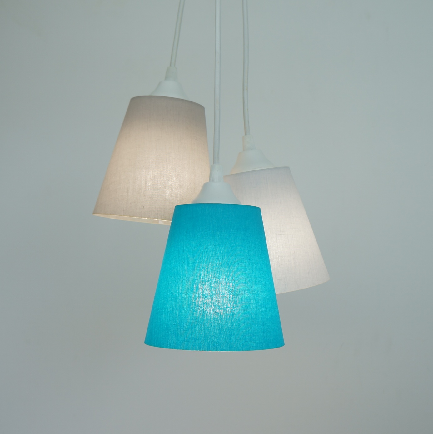 Lustre Pendente Cacho Tons de Cinza e Azul