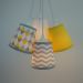 Lustre Pendente Cacho Zig Zag 4 Cúpulas Amarelo, Cinza e Branco