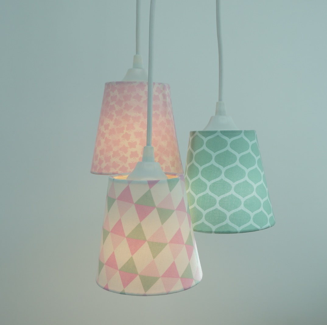 Lustre Pendente Infantil Colmeia e Triângulos Verde e Rosa