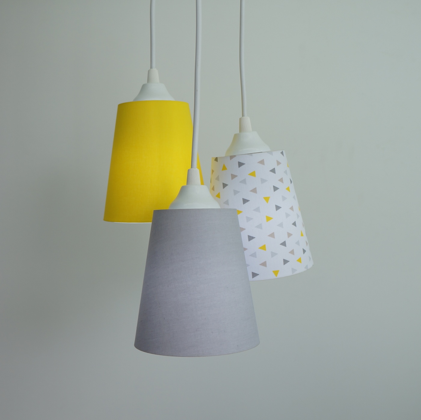 Lustre Pendente Infantil Geométrico Amarelo e Cinza