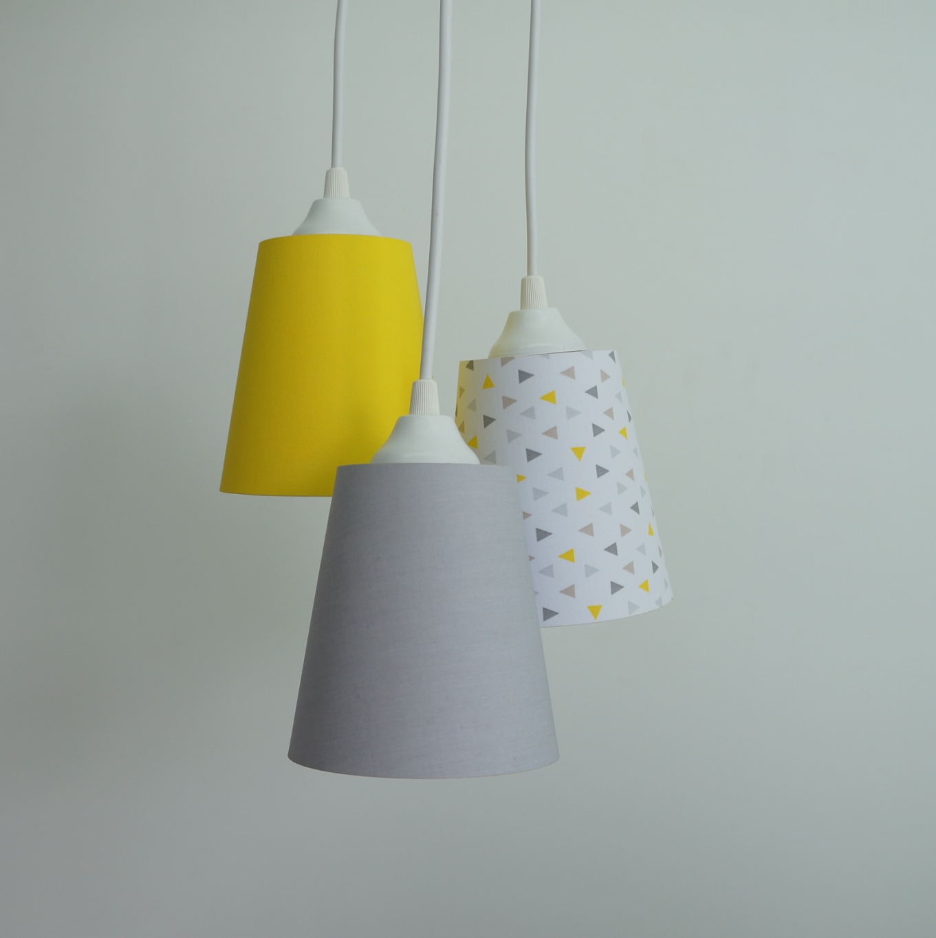Lustre Pendente Infantil Geométrico Amarelo e Cinza