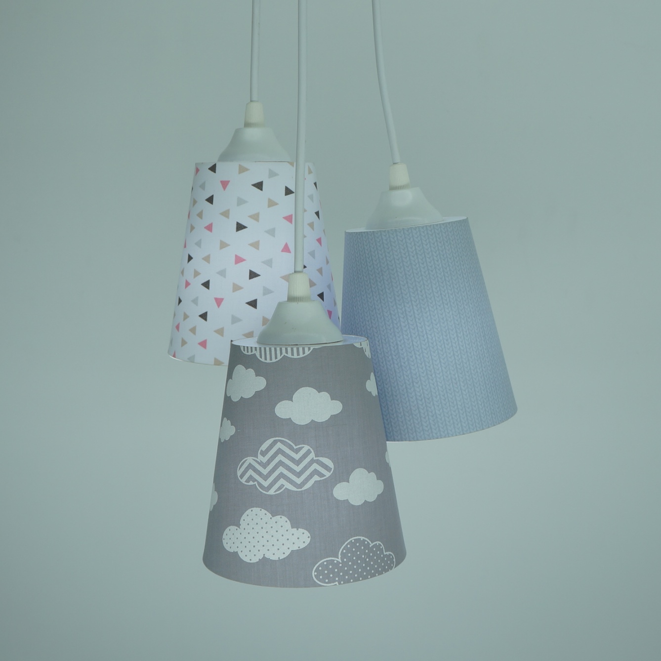 Lustre Pendente Infantil Nuvens Cinza e Rosa