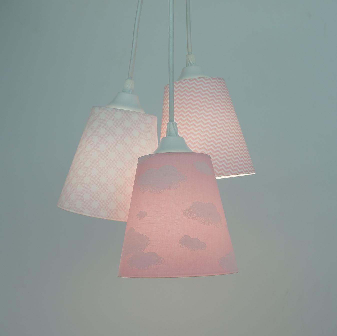 Lustre Pendente Infantil Nuvens Tons De Rosa E Branco