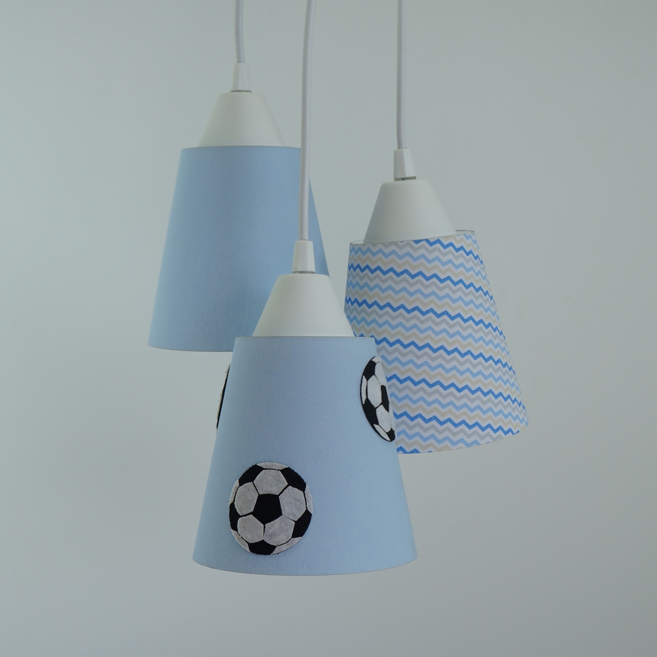 Lustre Pendente Luminária Bebê Bola De Futebol Azul e Branco