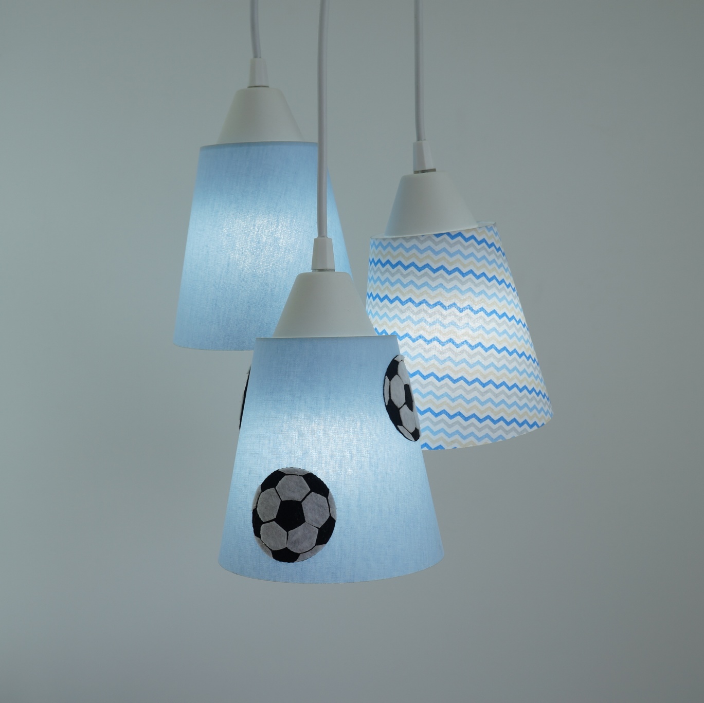 Lustre Pendente Luminária Bebê Bola De Futebol Azul e Branco
