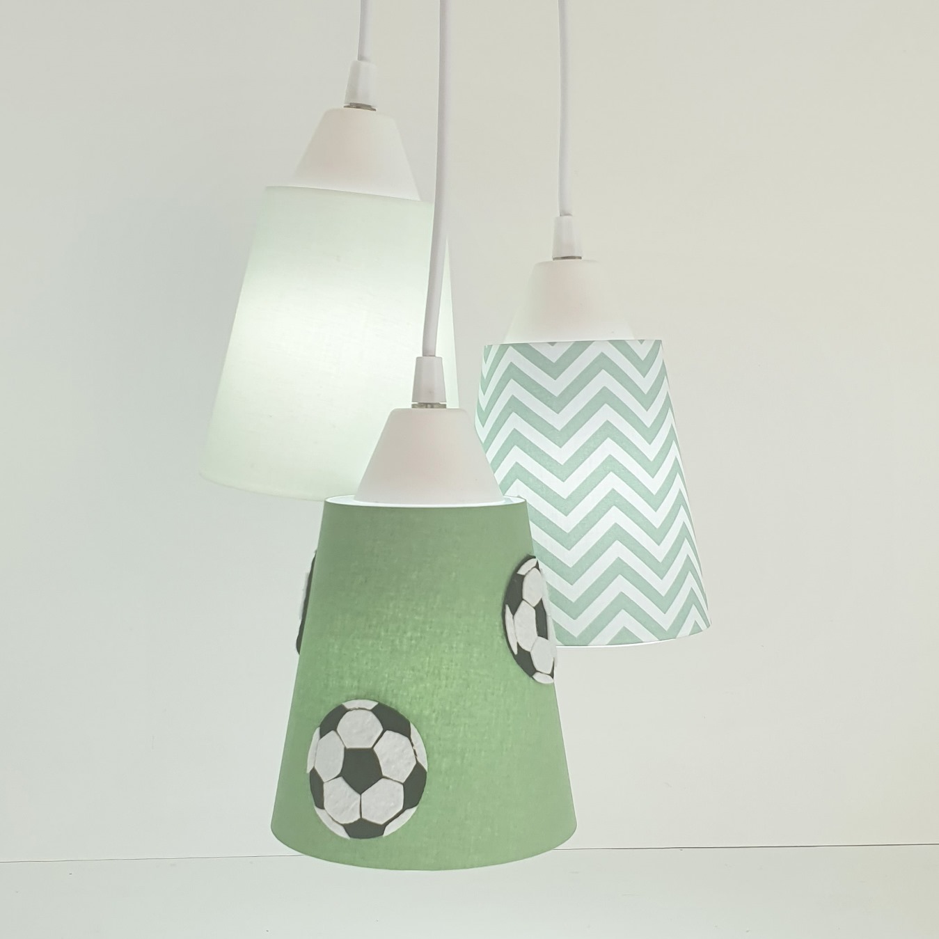 Lustre Pendente Luminária Bebê Bola De Futebol Verde e Branco