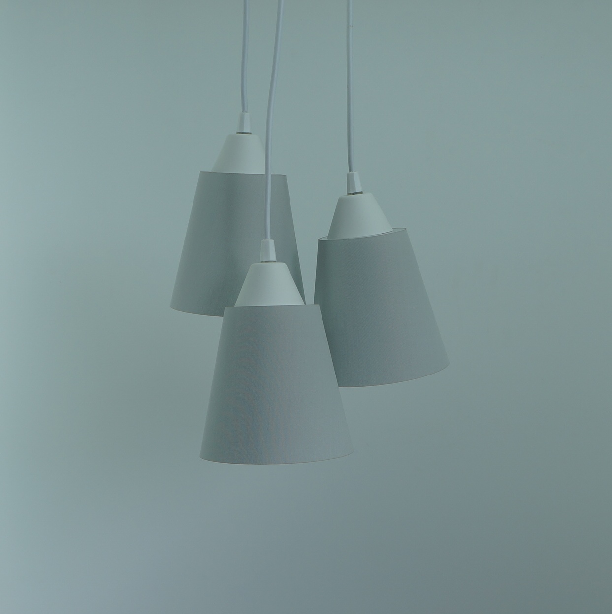 Lustre Pendente Luminária Cacho 3 Cúpulas Tecido Cinza