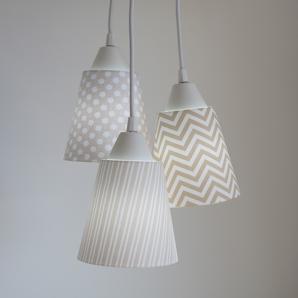 Lustre Pendente Luminária Cacho Estampas em Tons de Bege