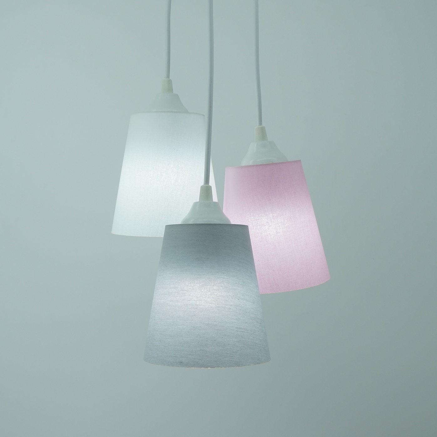 Lustre Pendente Luminária Cacho Tecidos Cinza, Rosa e Branco