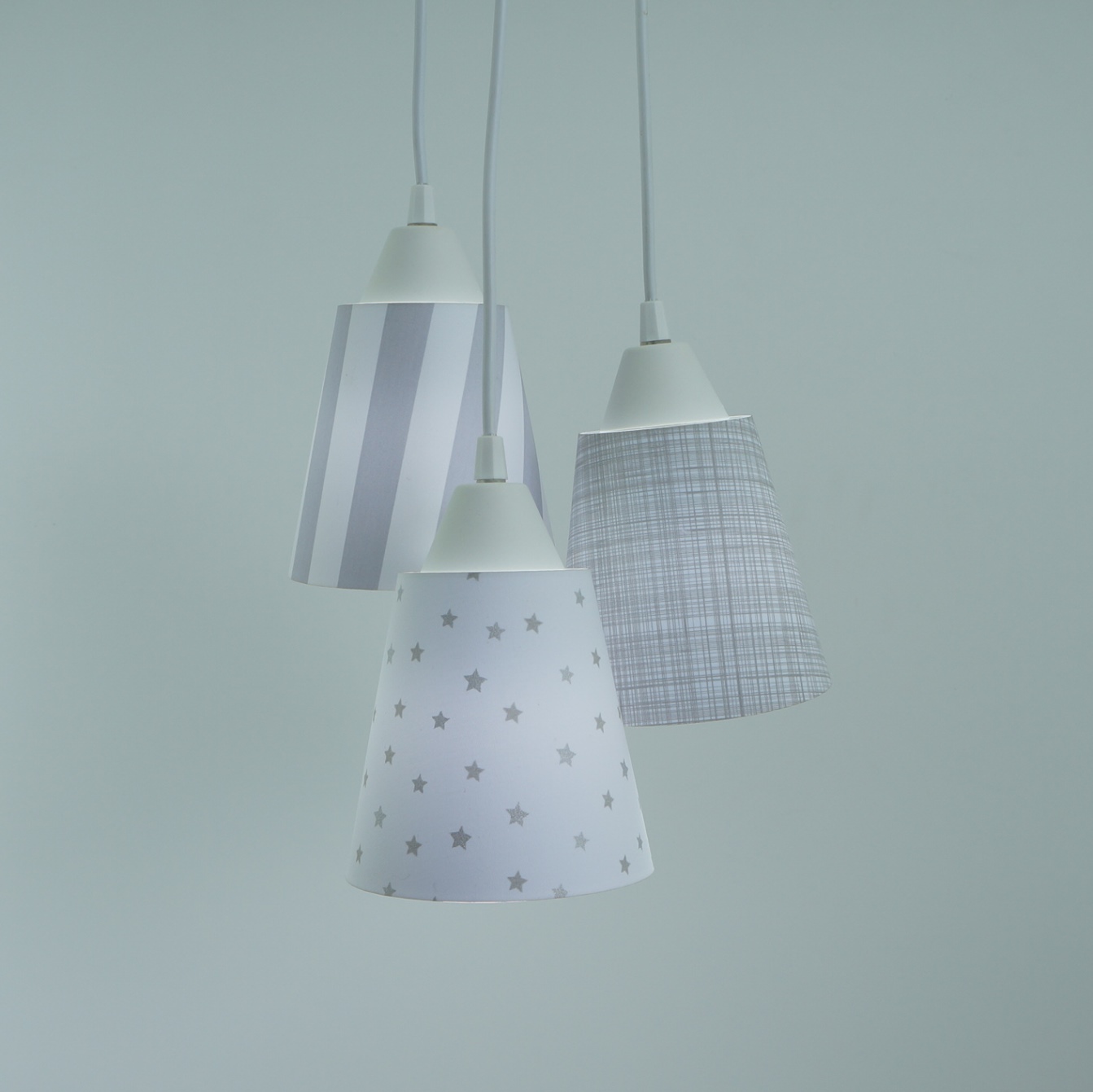 Lustre Pendente Luminária Estrelinhas Cinza e Branco