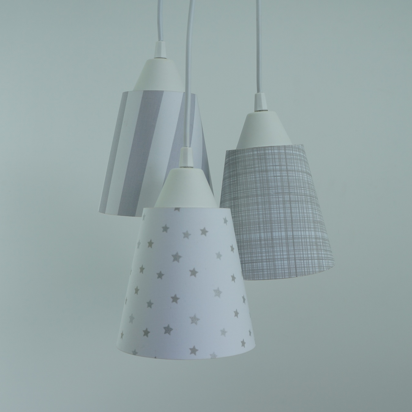 Lustre Pendente Luminária Estrelinhas Cinza e Branco