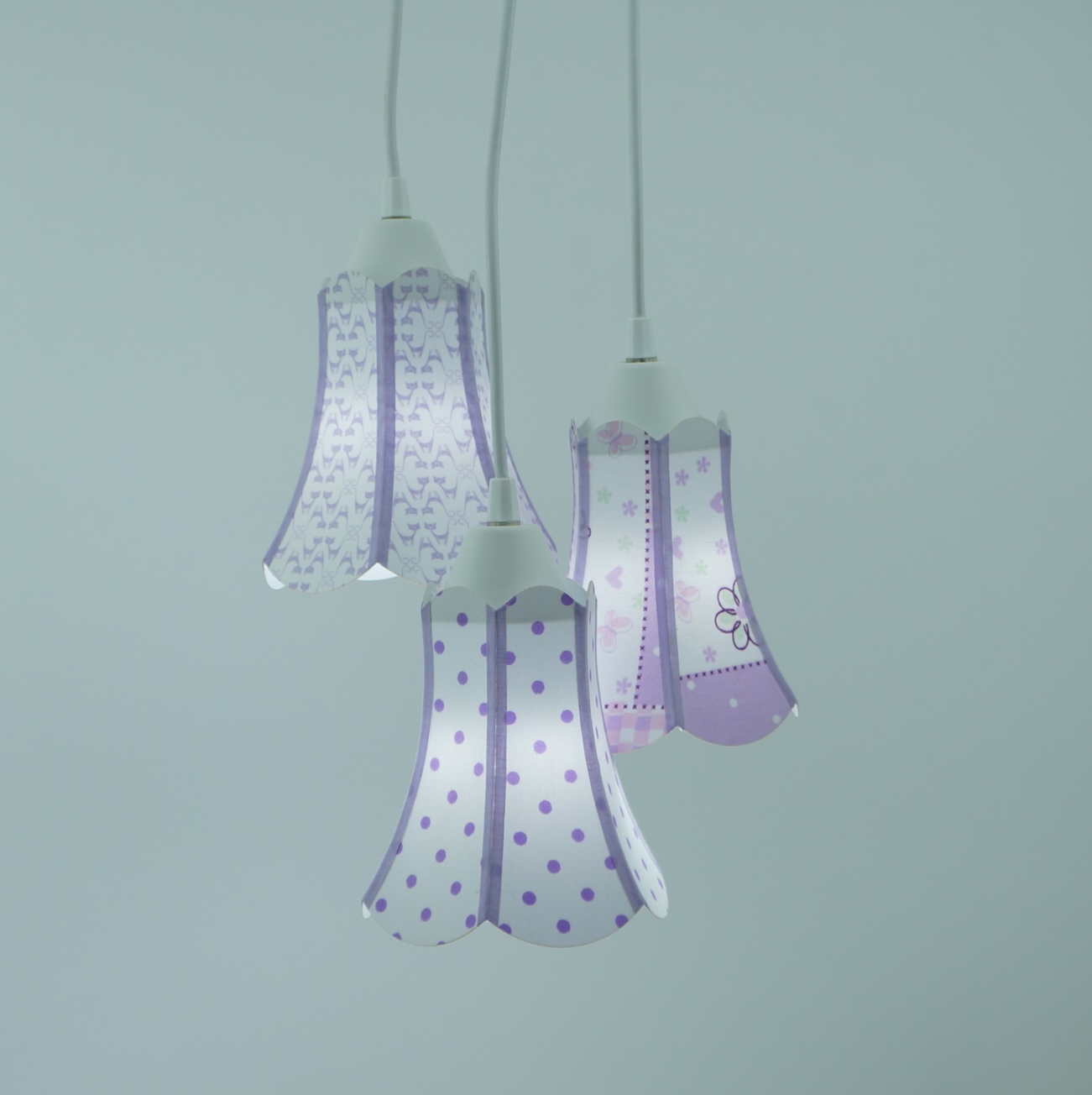 Lustre Pendente Luminária Paris com Estampas Lilás e Branco