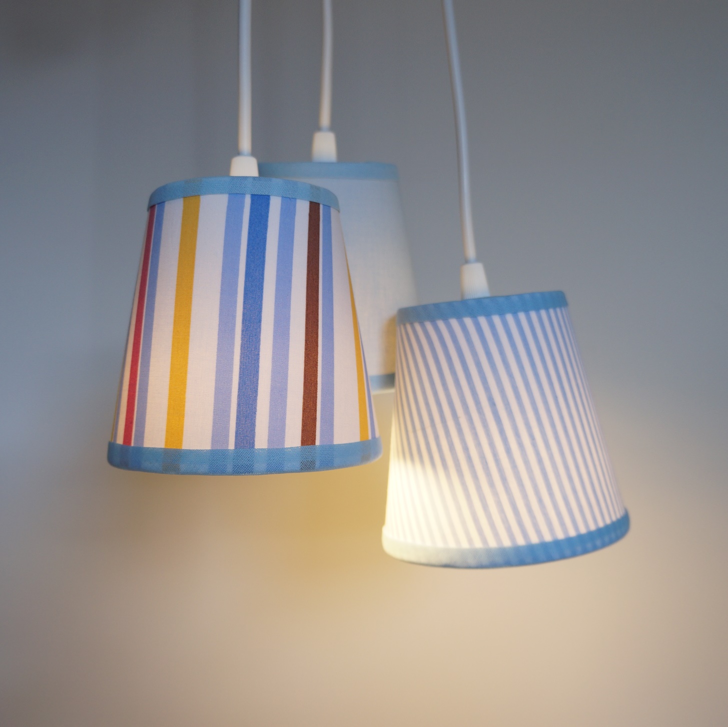 Lustre Pendente Menino Listras, Azul e Branco