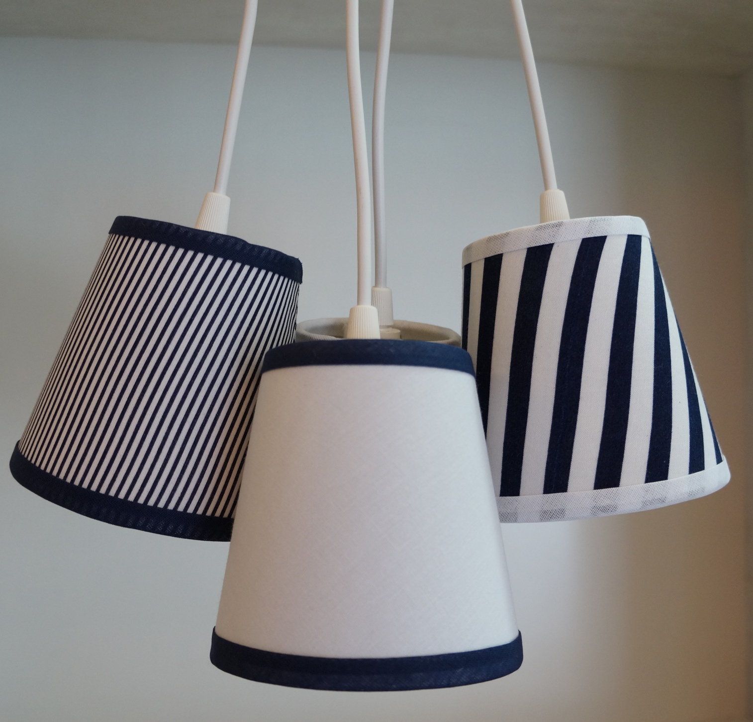 Lustre Pendente Menino Navy Azul e Branco