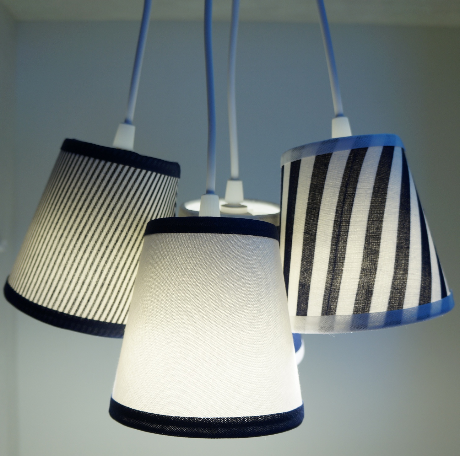 Lustre Pendente Menino Navy Azul e Branco