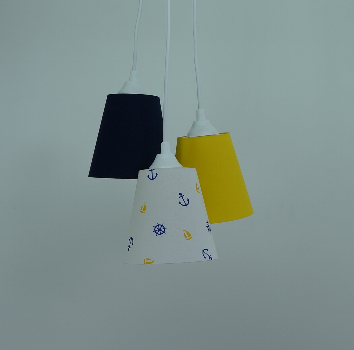 Lustre Pendente Náutico 3 Cúpulas Azul Marinho e Amarelo