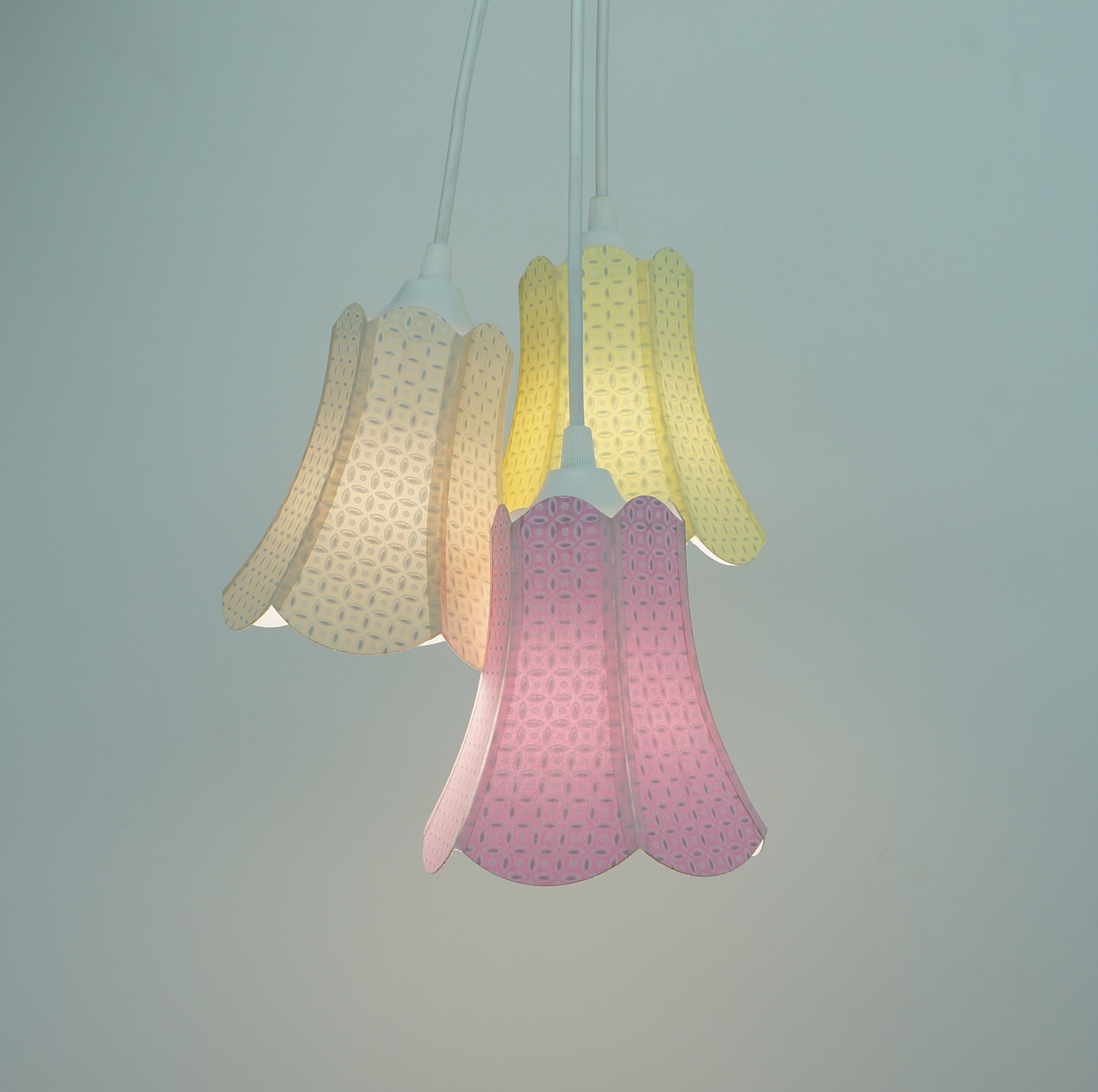 Lustre Pendente Paris Arabescos Rosa, Bege e Amarelo