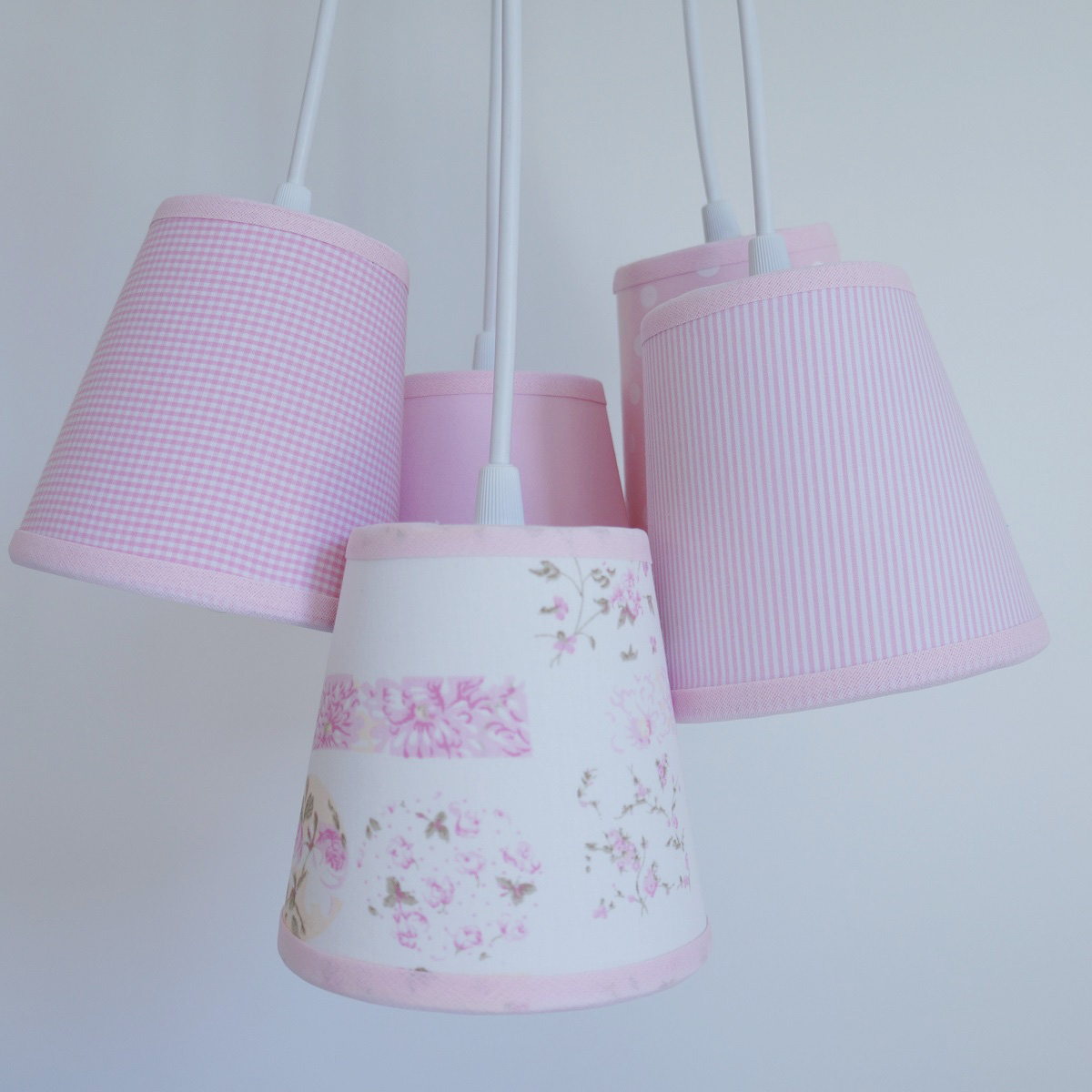 Lustre Pendente Patchwork Floral Menina Rosa e Branco