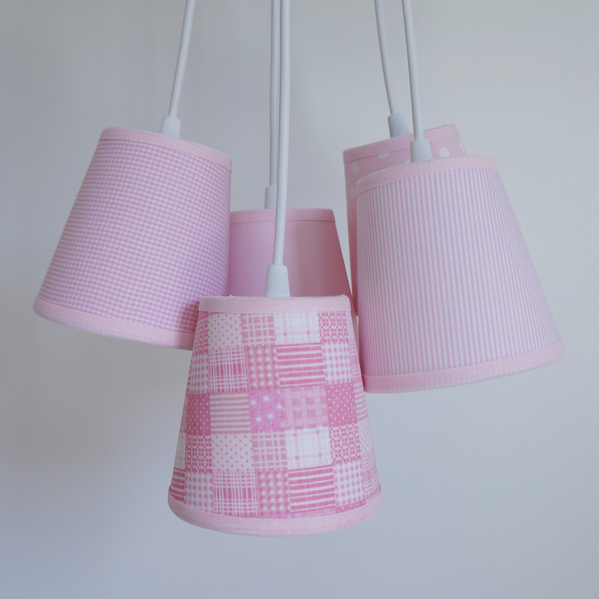 Lustre Pendente Patchwork Menina Rosa e Branco