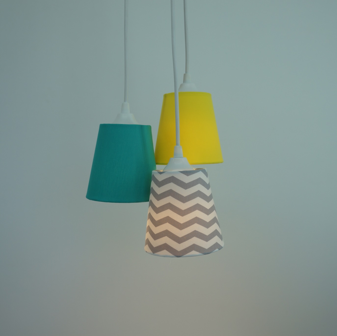 Lustre Pendente Quarto Bebê Chevron Cinza, Verde e Amarelo