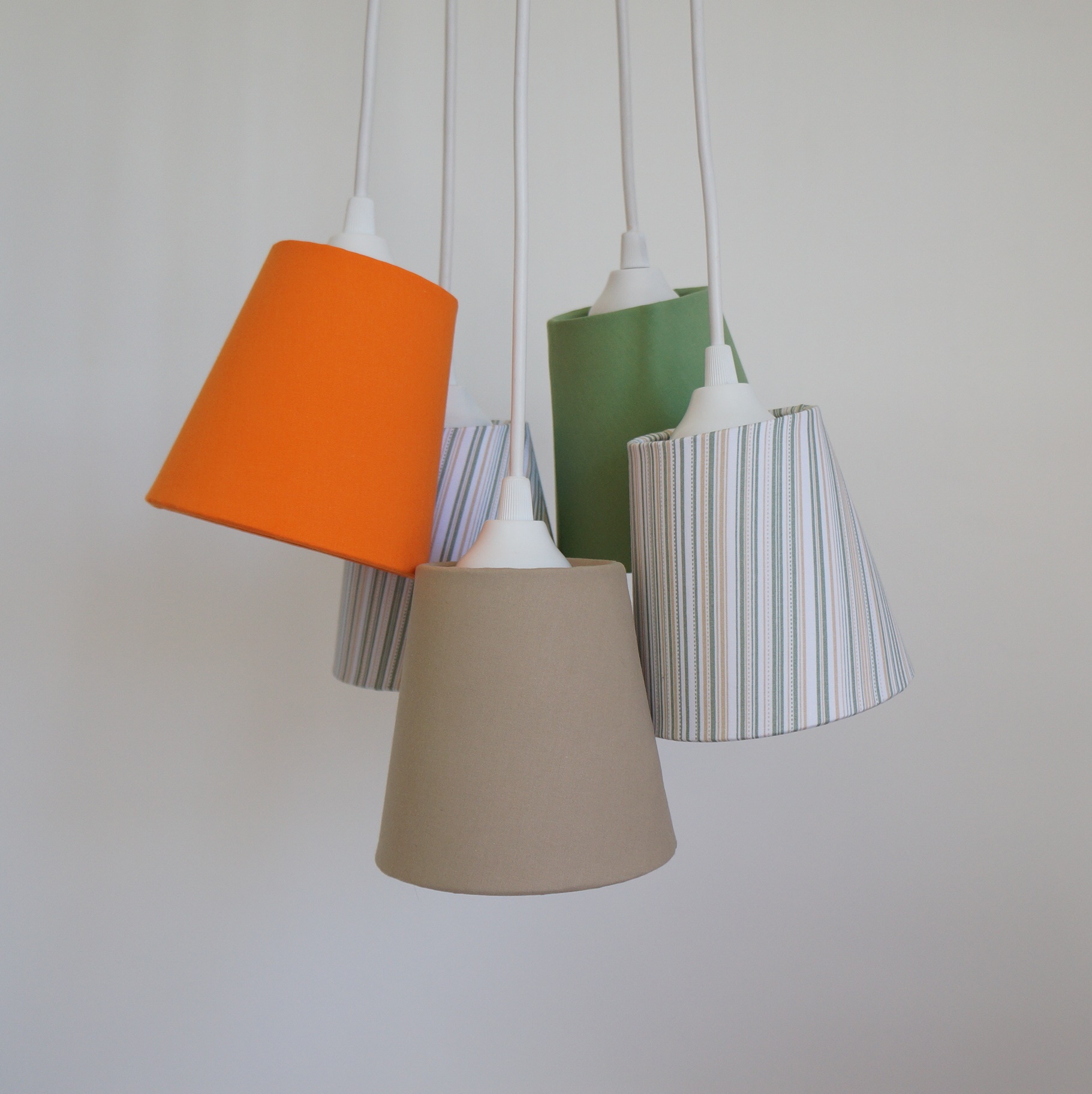 Lustre Pendente Quarto Bebê Zoo Bege, Laranja e Verde