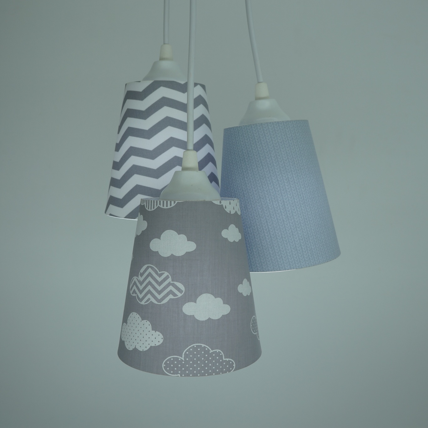 Lustre Pendente Quarto Infantil Nuvens Tons de Cinza