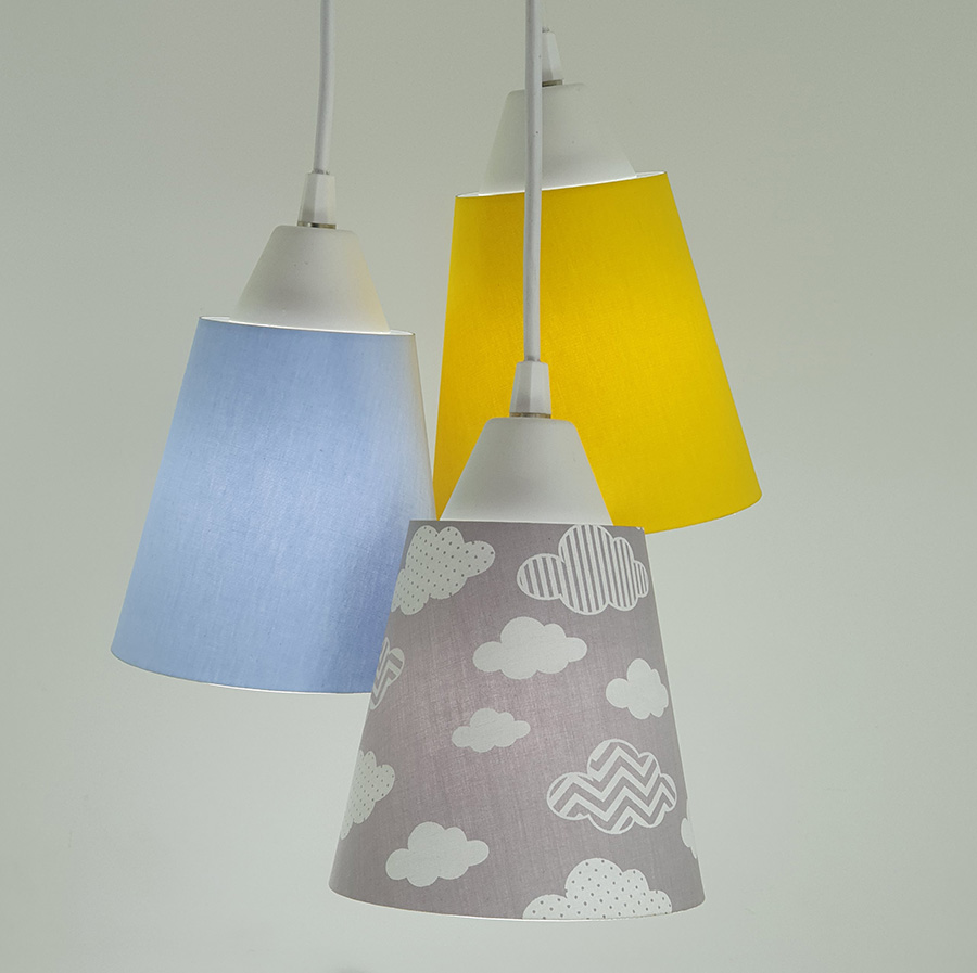 Lustre Pendente Quarto Infantil Nuvens Tons de Cinza, Azul e Amarelo