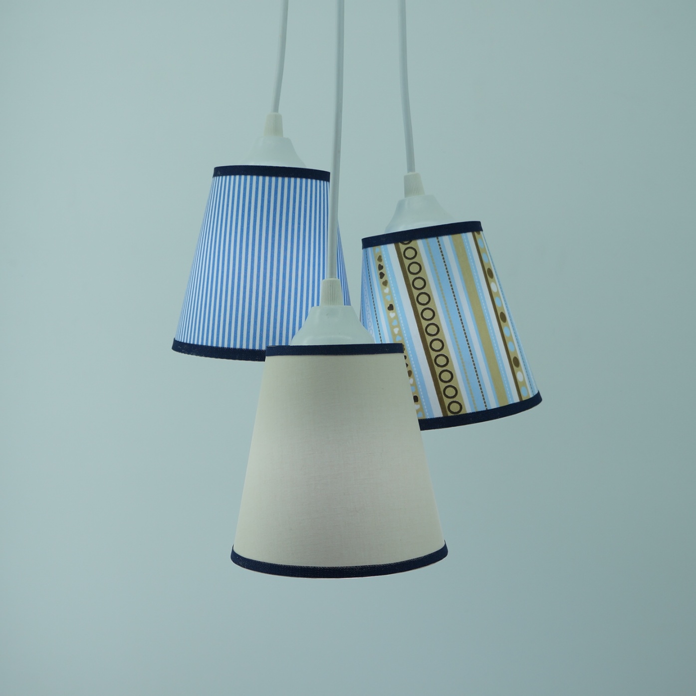 Lustre Pendente Quarto de Bebê Azul Marinho, Azul Bebê e Bege