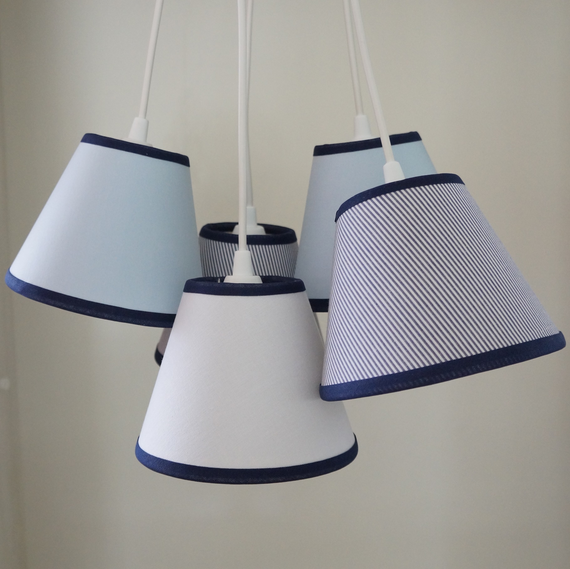 Lustre Pendente Tons de Azul Cacho Menino