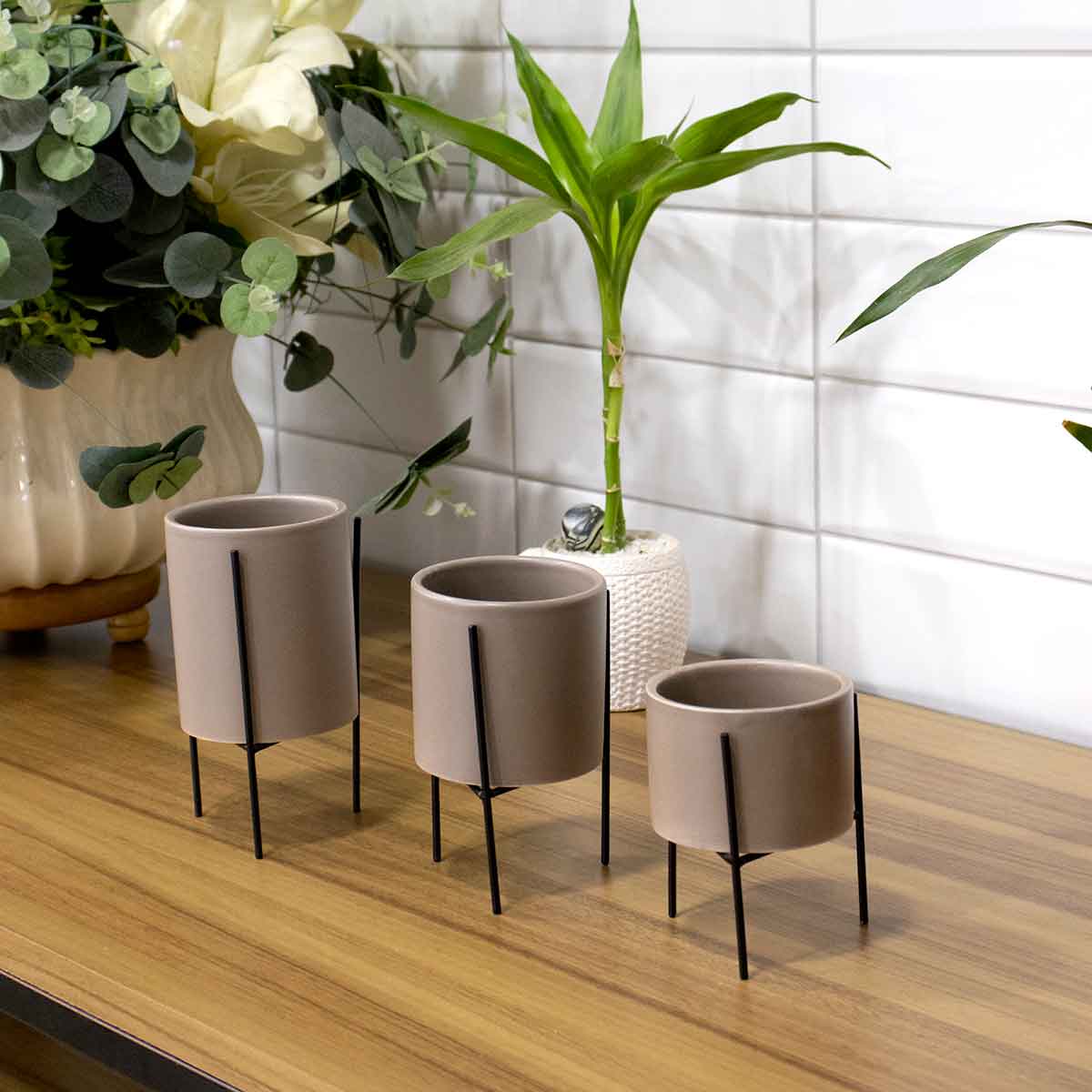 Cachepot Cinza com Suporte em Metal P 10X8 cm - D'Rossi