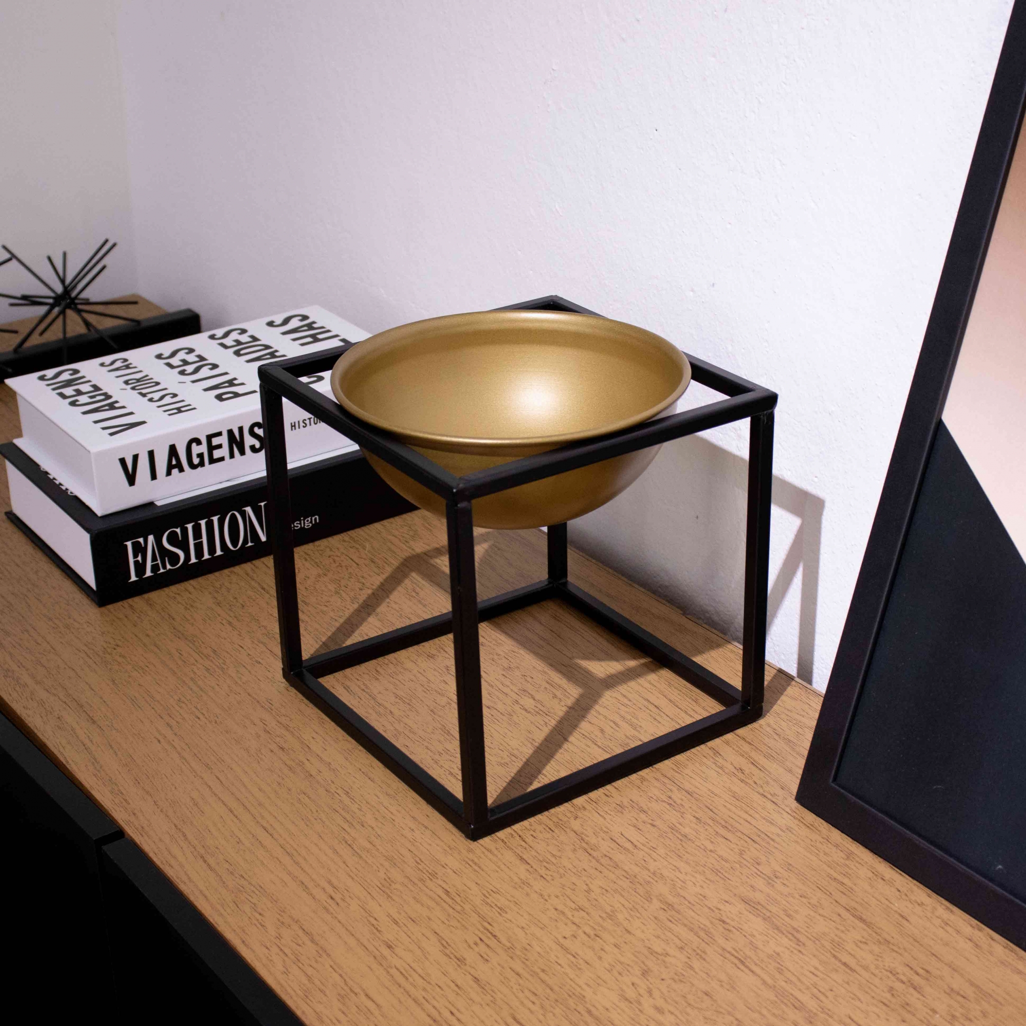Cachepot em Cerâmica Dourado com Base de Metal Preto 21cm - D'Rossi