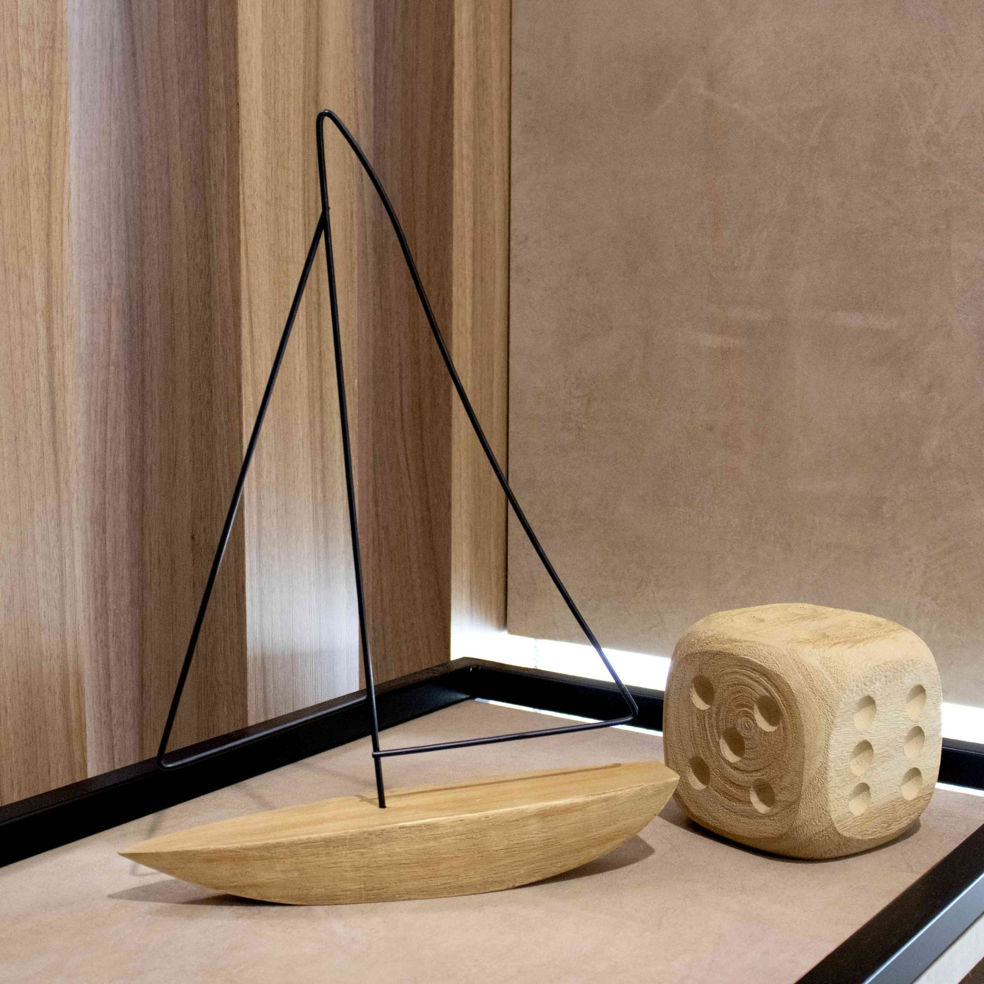 Escultura Dado em Poliresina Madeira 10 cm - D'Rossi