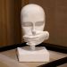 Escultura Decorativa Máscara Rosto Silêncio Branco 25x15 cm - D'Rossi