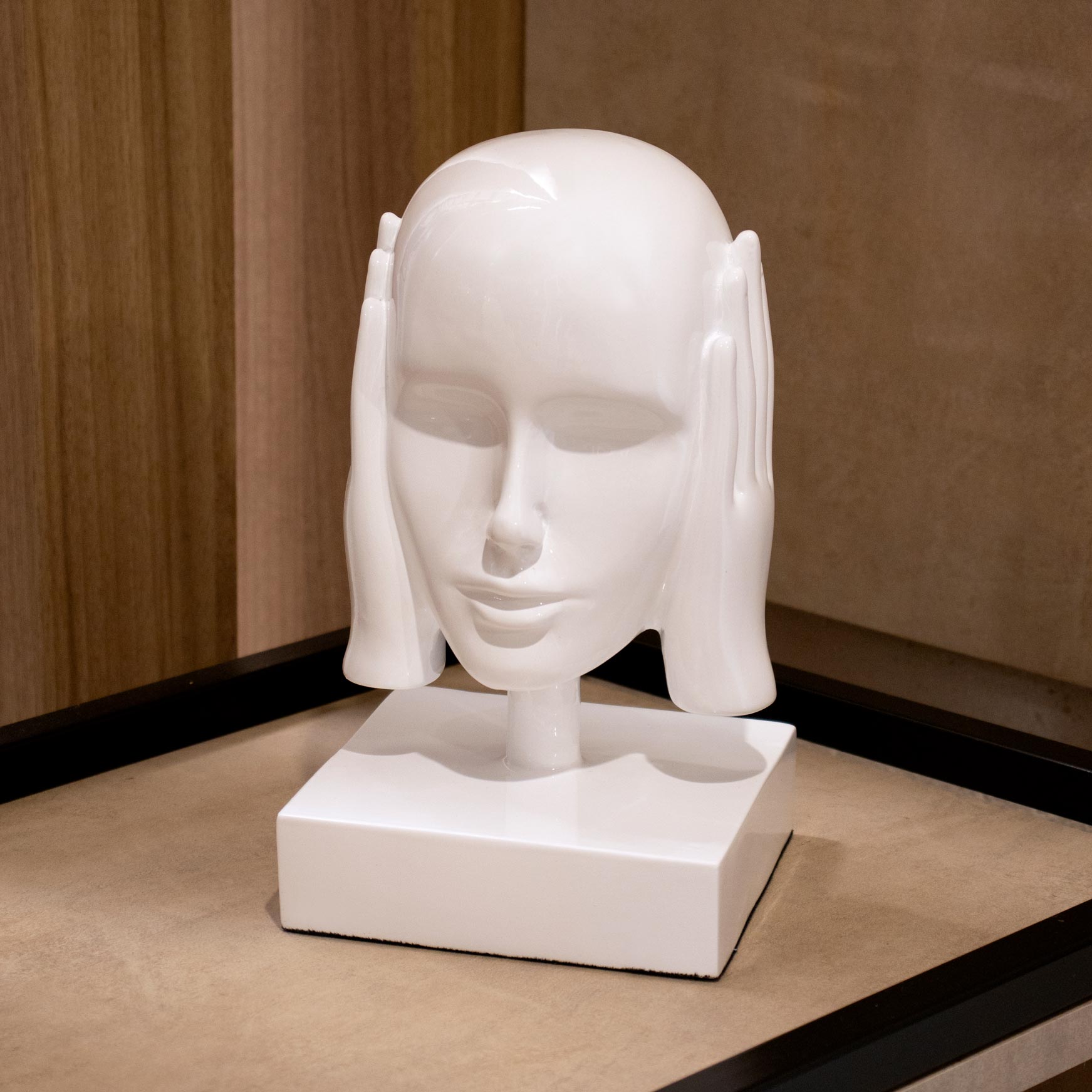 Escultura Decorativa Máscara Rosto Surdo Branco em Cerâmica 25x15x14 cm - D'rossi