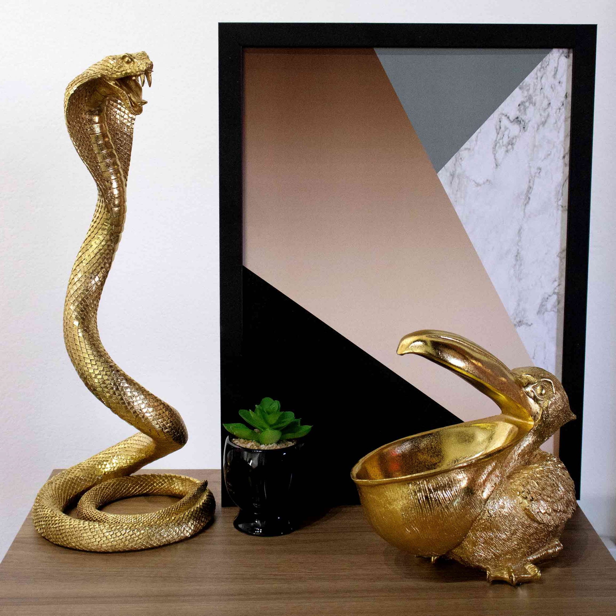 Escultura Decorativa Pelicano em Poliresina Dourado 20x23x11 cm - D'Rossi