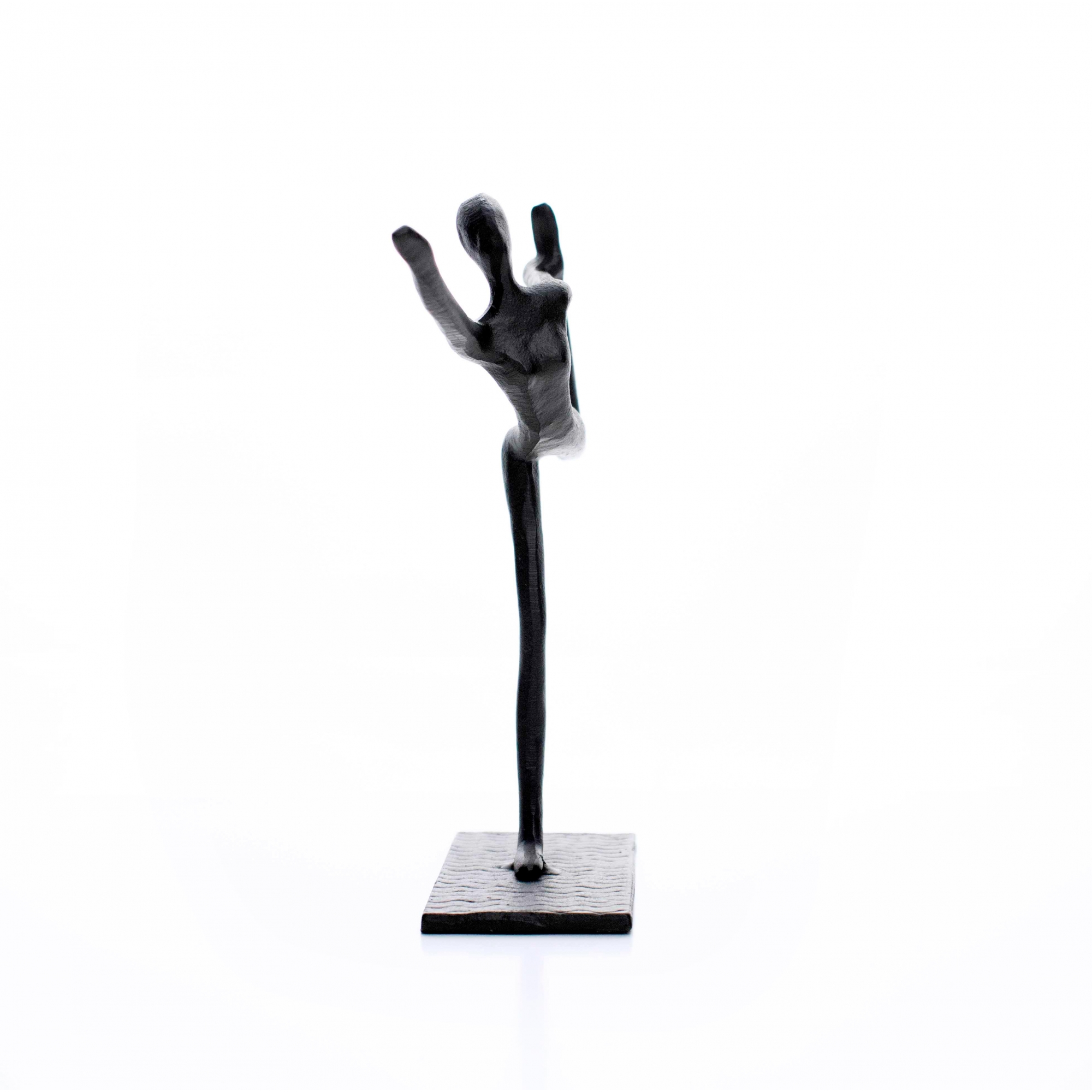 Escultura Decorativa em Metal Preto Equilíbrio 17x14 cm - D'Rossi