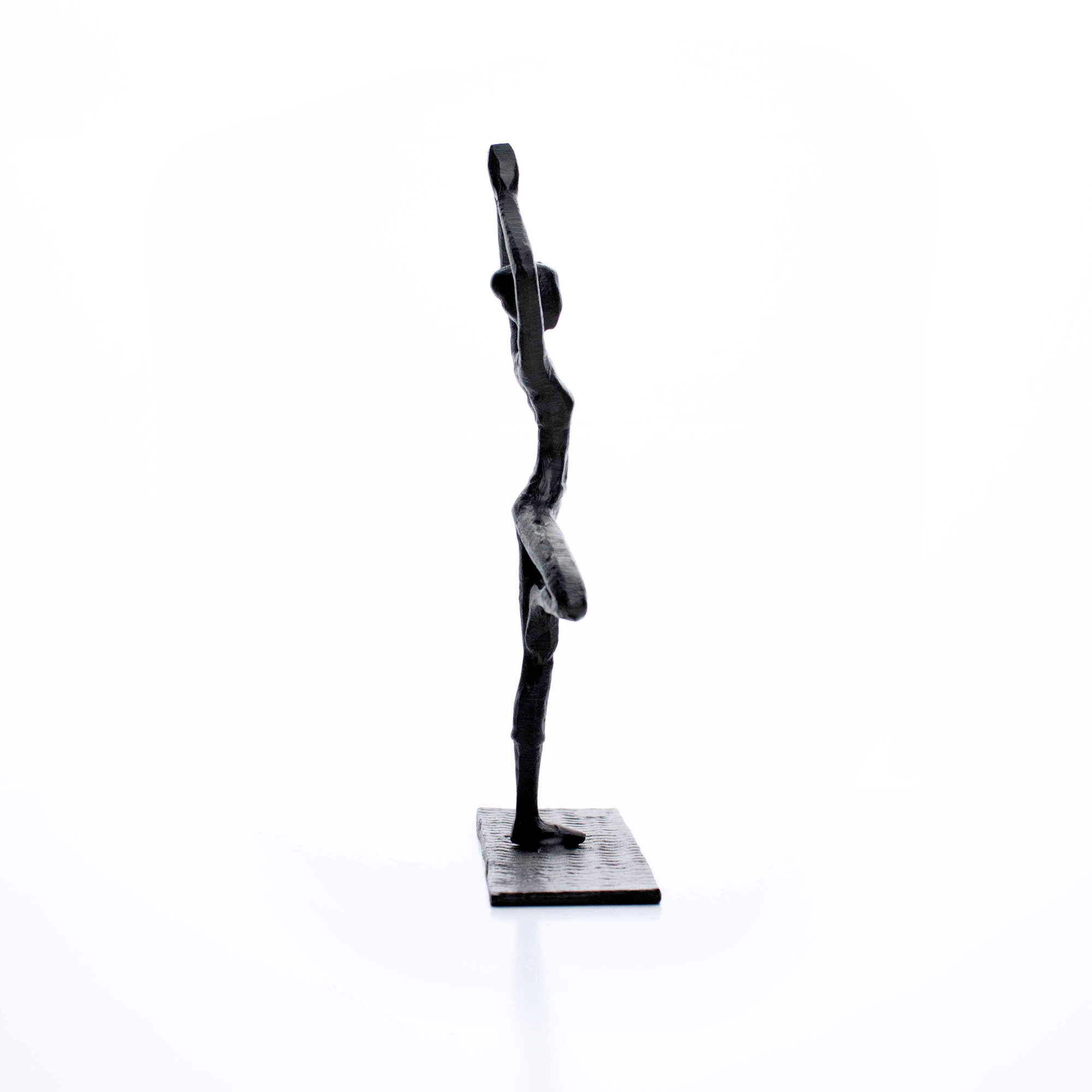 Escultura Decorativa em Metal Preto Yoga 20x12 cm - D'Rossi