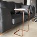 Mesa Lateral Tampo Branco Multiuso para Sofá Base Bronze D'Rossi