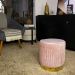 Puff Decorativo Redondo de Natal com Veludo Rosa Antigo com Detalhe Dourado na Base - D'Rossi
